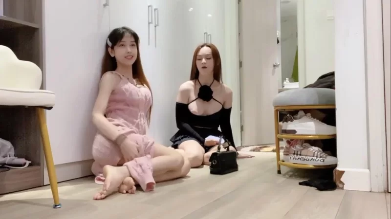 美女御姐 ST专卖店[ANNA102]白虎女神，不看后悔，神仙颜值，小美【5v+2.79g】