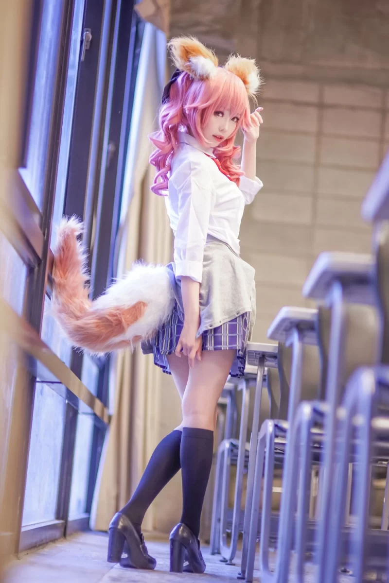 国产coser ElyEE子 玉藻前jk [32P 86.61 MB]【32P+86M】