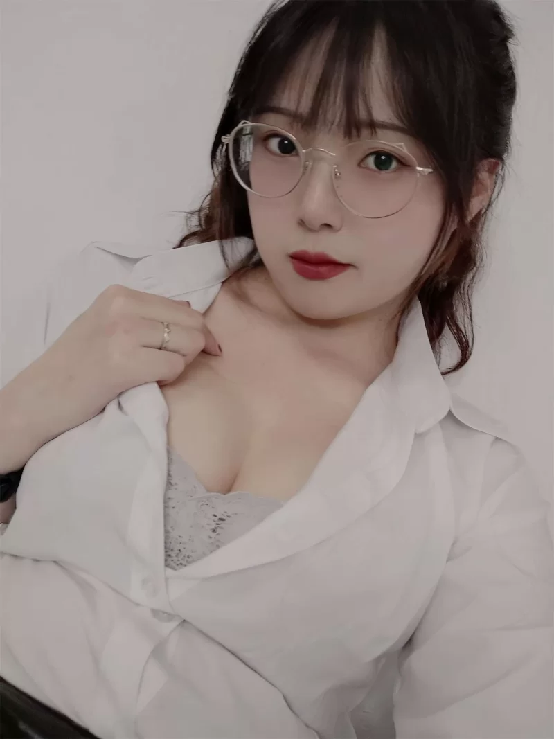 Cosplay Natsuko夏夏子 Vol.065 OL短裙 [42P-109M][百度网盘]【42P+109M】