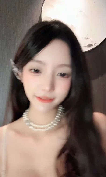 自拍 明星颜值[小姨子的一天]极品颜值~骚话玉足勾引~大奶长腿 第一弹【1+5.5g】