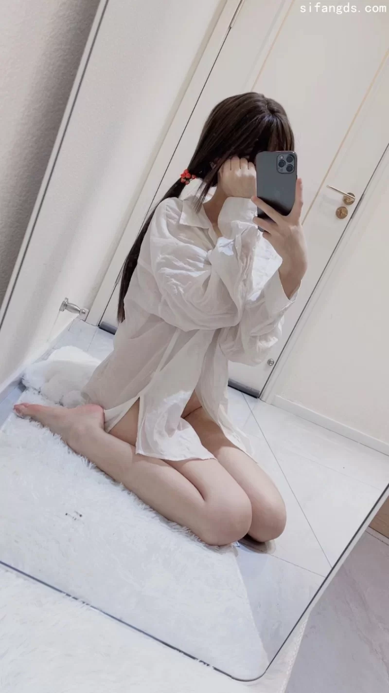 合法萝莉 『呓小涵』门槛福利，超极品合法卡哇伊小萝莉 逼脸同框紫薇福利！极品馒头鲍白虎嫩穴【113v+1.2g】