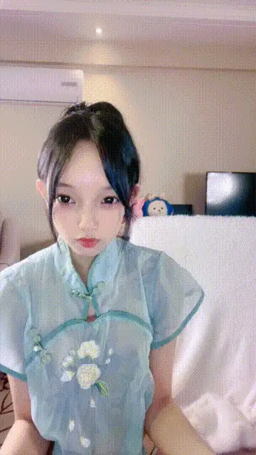 美女御姐 出道即巅峰，清纯娇小新人[鬼鬼]付费福利，全裸骚舞【2+4632MB】