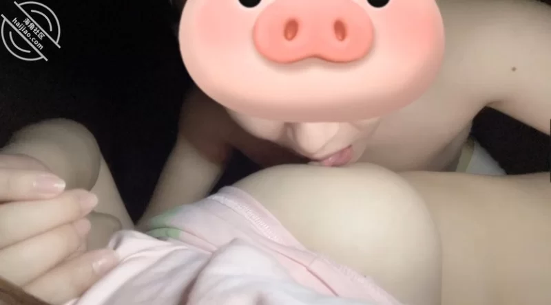 乱伦 偷偷溜进姐姐房间跟姐姐激情做爱突然响起了敲门声【1V+355M】