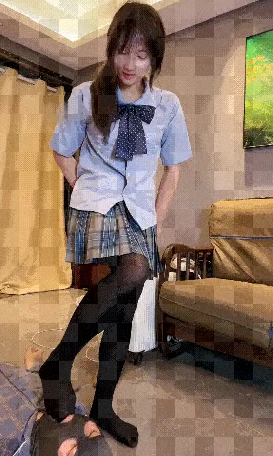 合集 丝足❤️素人抽水机 户外开发素人 04萝莉/170车模/大一芭..【31V+18G】