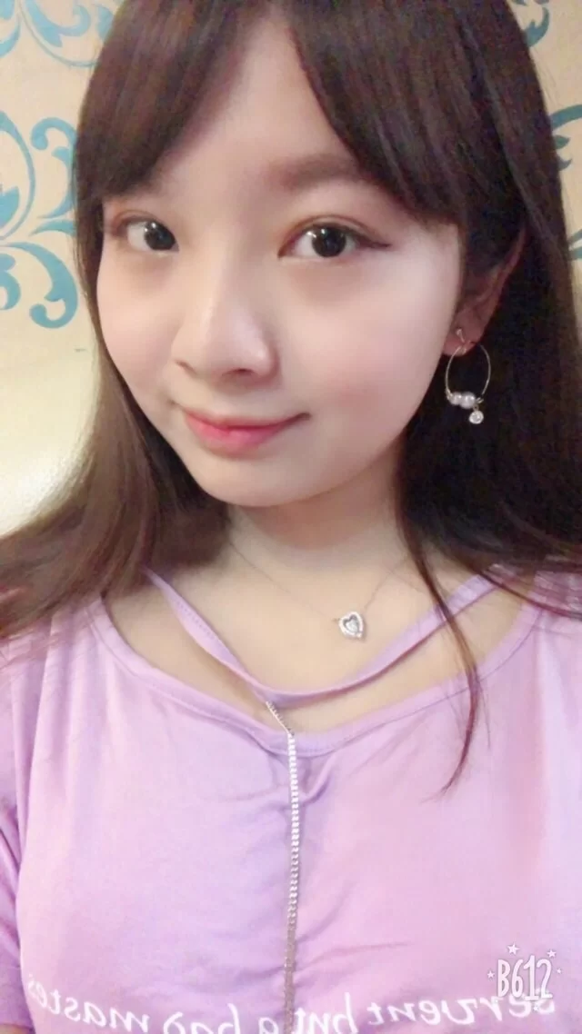 自拍 《台湾情侣泄密》非常清纯的邻家女孩遭到渣男拍摄流出【7V,15P+760M】