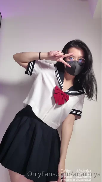 福利姬 极品反差网红[奶咪]jk制服诱惑 掀开裙子就是母狗肉便器【1+400M】