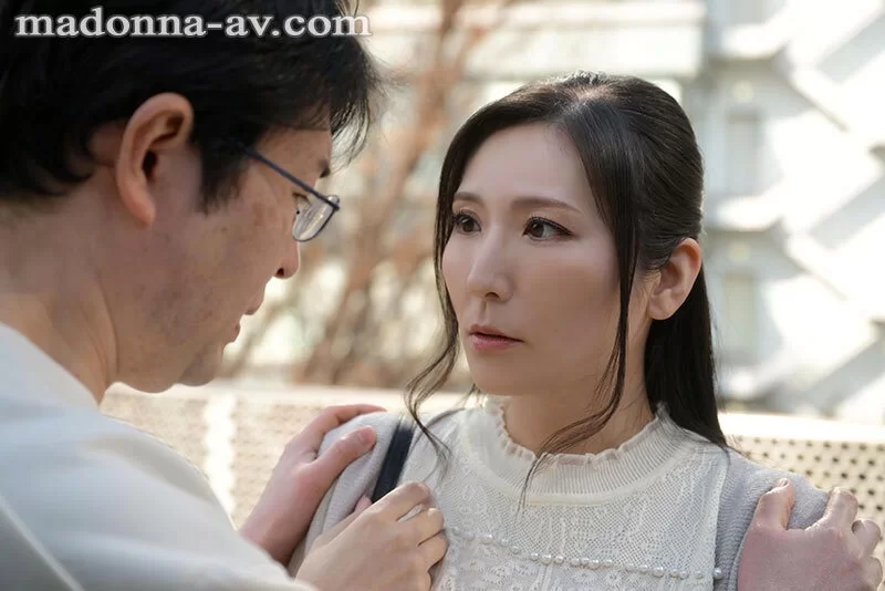 少妇熟女 JUR-443(中字无码破解)极品巨乳熟女椎名被龟男丈夫送给我们穿刺轮奸到恶堕成淫荡痴女【10+13g】