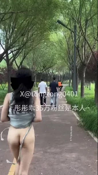 福利姬 高颜值极品反差[彤彤乖]人前露出福利 订阅定制视频合集【29V+1.2G】