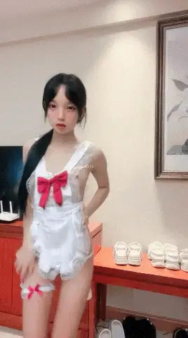 国产主播 粉嫩嫩纯美小学妹~[鬼鬼啊]古风制服 裸舞诱惑，道具自【35v+27G】