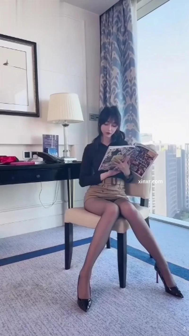 美女御姐 秀人网人气女神[玥儿玥]黑丝高跟，职业装御姐范，大【6v+835m】