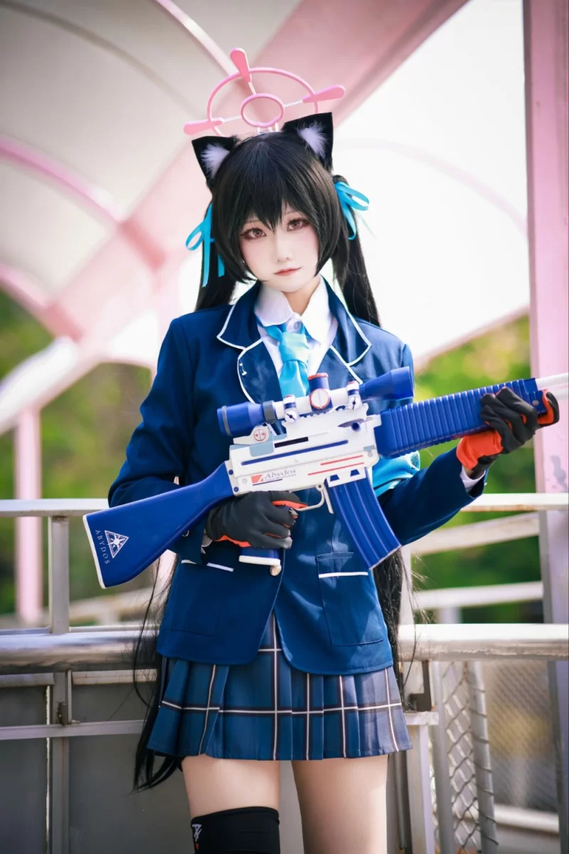 国产coser lunananya －黑见芹香 [25P 155.51 MB]【25P+155M】
