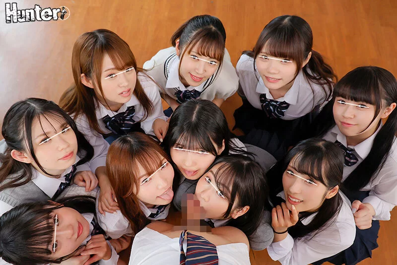 自拍 [ HUNTC-087 男はボク1人の学校の大掃除は超パンチラ天国!【1V+9G】