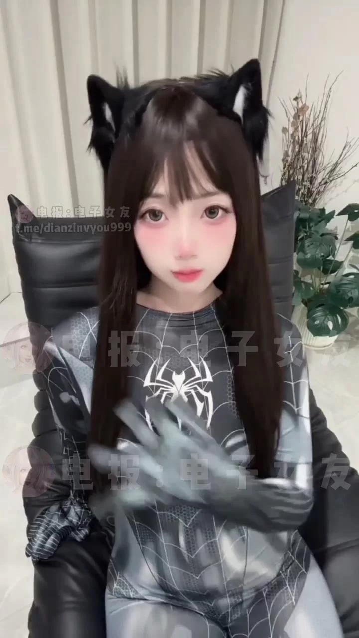 美女御姐 B站超高颜值，美少女嫩妹[奶芙]福利私拍，自导自然辱【11v+4.52g】