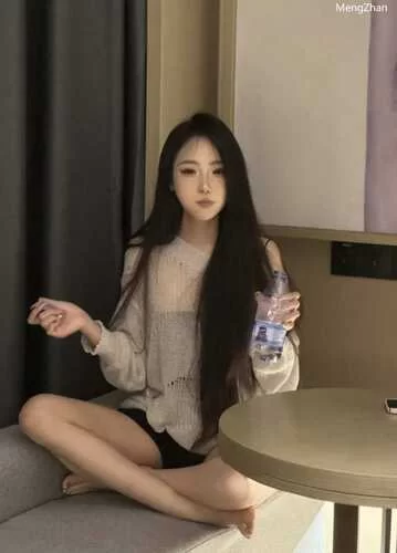 福利姬 抖音高颜值女神emlly在天津大学在任校花一职私下反差献身【1+77M】
