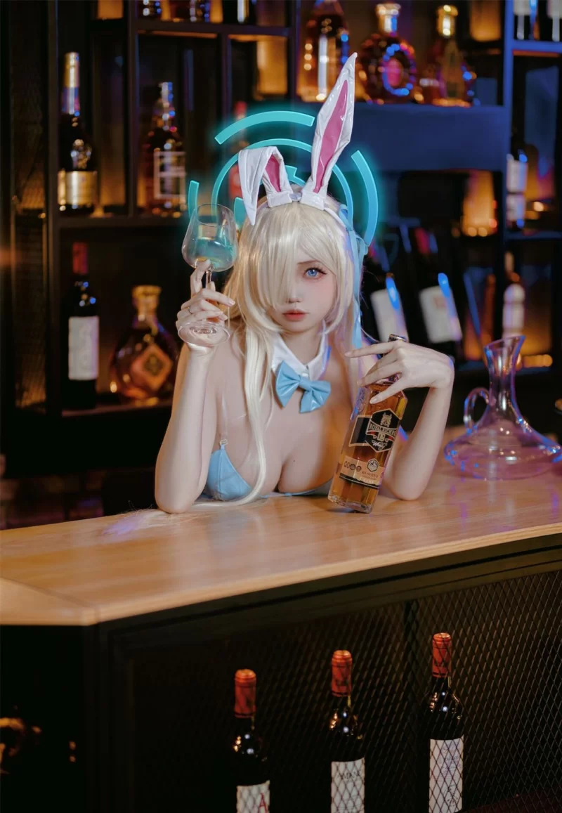 国产coser 洛桑w伊梓 明日奈兔女郎 [63P-338MB]【63P+338M】