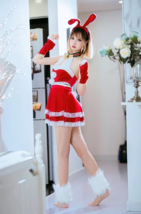 国产coser 洛桑w伊梓 - 网袜丝带兔兔 46P+4V-423M【46P+4V+423M】