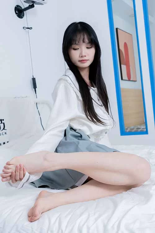 美腿/足控 袜啵啵-甜甜圈-高跟凉鞋、厚白丝裸足[150P-1V-1.8G百度网盘]【150p1v+1.8G】