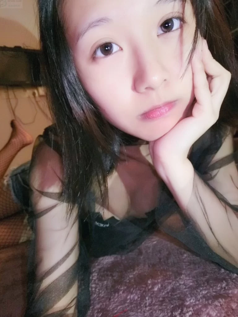 福利姬 布丁大法_黑丝网袜震动棒  [103P+4V]【103P+4V+1.8g】