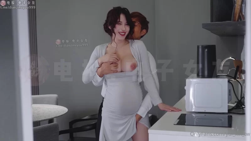 美女御姐 辛尤里-家里的客厅出租给外人，无意却让夫妻俩性爱时多【1v+1.05g】