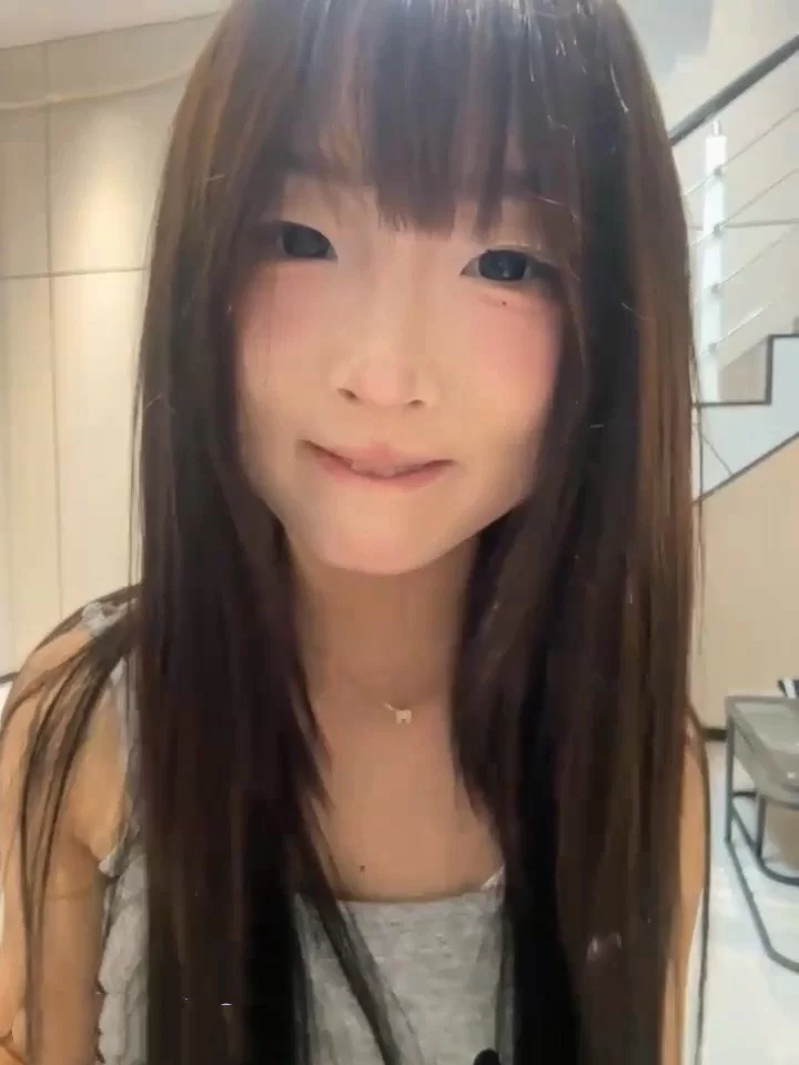 自拍 [双马尾刚满18岁 极品嫩学妹]lelebaybay888露穴抽插【6V+2.73G】