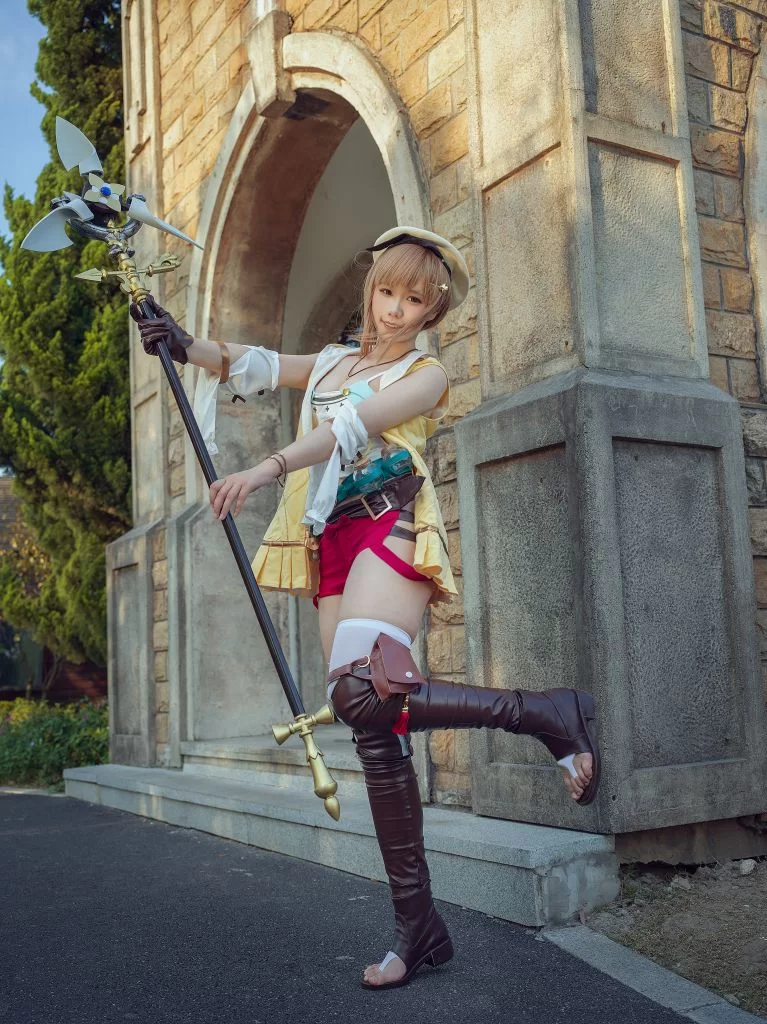 唯美写真 ​[Cosplay] 麻花酱 NO.022 莱莎[20P1V-308MB]【20P1V+308MB】
