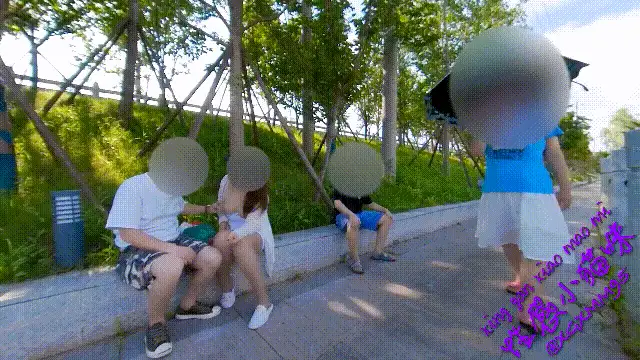 自拍 最新流出，全网狂人，硬核户外真实勾引骚女[性感小猫咪]33G付费⑤，绑在栏杆上被三?【多p+v+2.44G】