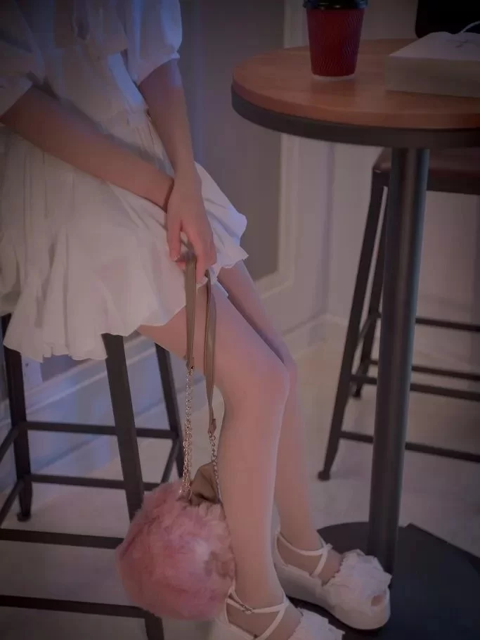 国产coser 木花琳琳是勇者写真合集【npv+90g+】