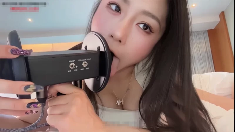 ASMR ASMR[LonikaMeow]7.1最新-舔耳【1V+114M】