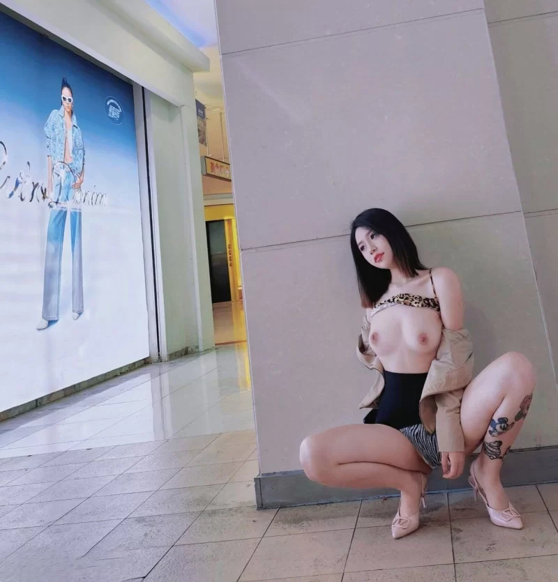 美女御姐 超极品泄密之北京蒋悦怿等50位极品美女全露脸图影【367P/80V+1.31G】