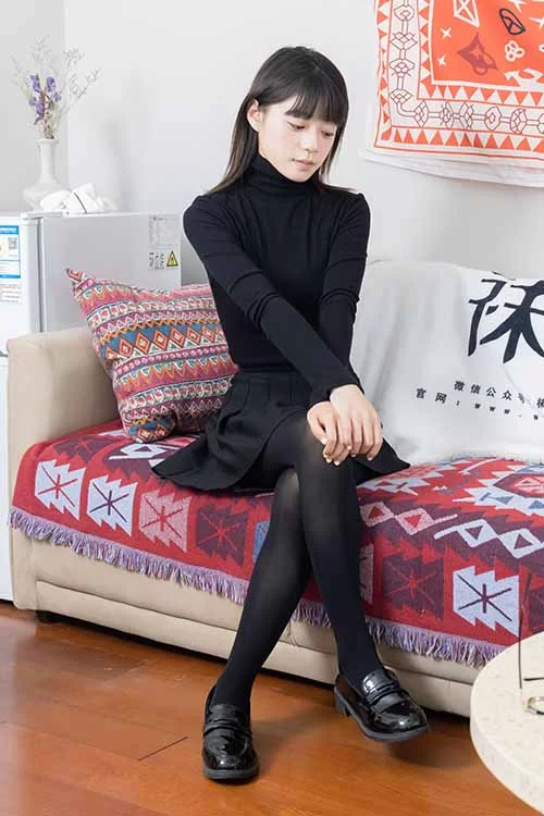 美腿/足控 袜啵啵-糯米-超短裙皮鞋、厚黑丝[140P+1V 1.8G百度网盘]【140p1v+1.8G】