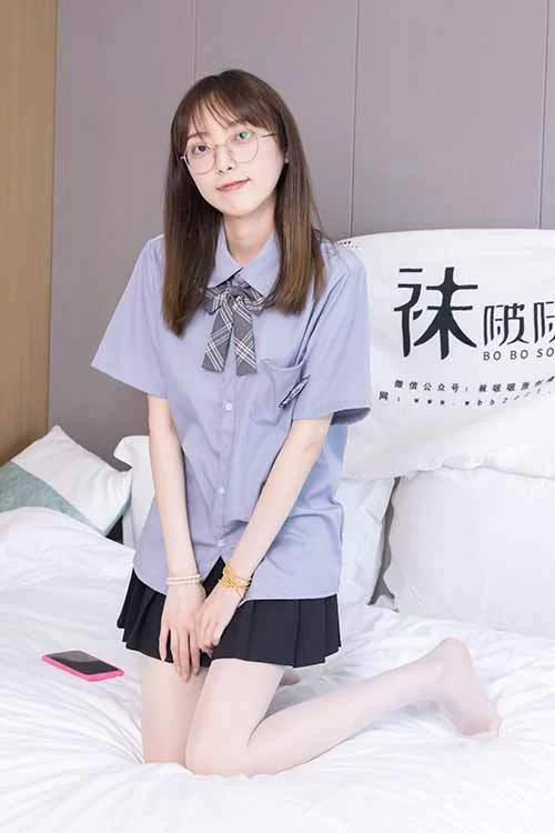 美腿/足控 袜啵啵-稚予-JK制服、薄白丝美腿[163P-1V-1.5G百度网盘]【163p1v+1.5G】