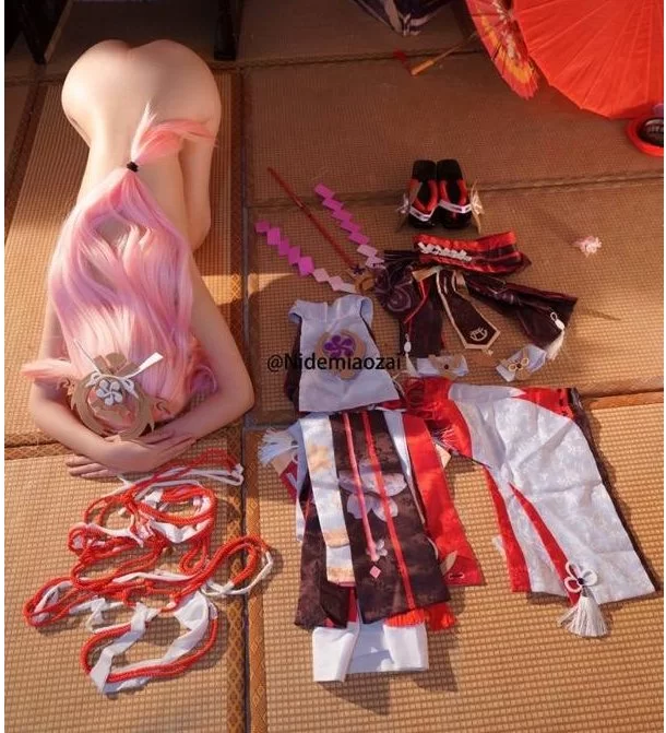 福利姬 [杂图合集]COSER、推特、福利姬 超羞耻下跪（土下座）【1+436M】