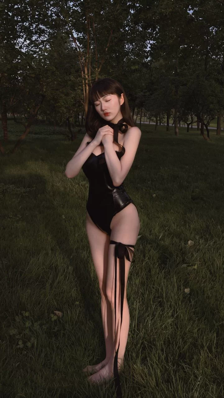 美女御姐 百万粉丝汉服模特焕儿，沦为金主母狗束缚调教道具自慰穿吊带黑丝互舔【4V35P+2G】