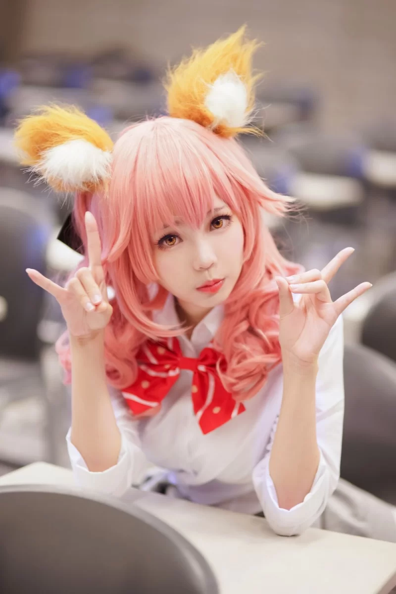 国产coser ElyEE子 玉藻前jk [32P 86.61 MB]【32P+86M】