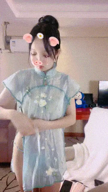 美女御姐 出道即巅峰，清纯娇小新人[鬼鬼]付费福利，全裸骚舞【2+4632MB】