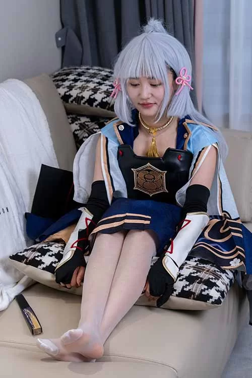 美腿/足控 甜予摄影-澜澜-cos服人字拖白丝、挠脚心剧情【134p1v+1.8g】