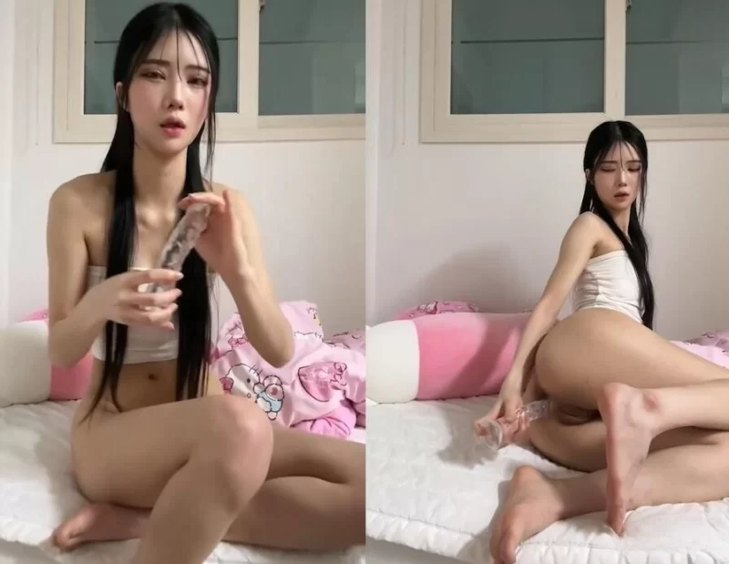 女大学生 泰国新人OF女大自慰露出 潮吹瞬间水和白浆一起飞【2V+1.22G】