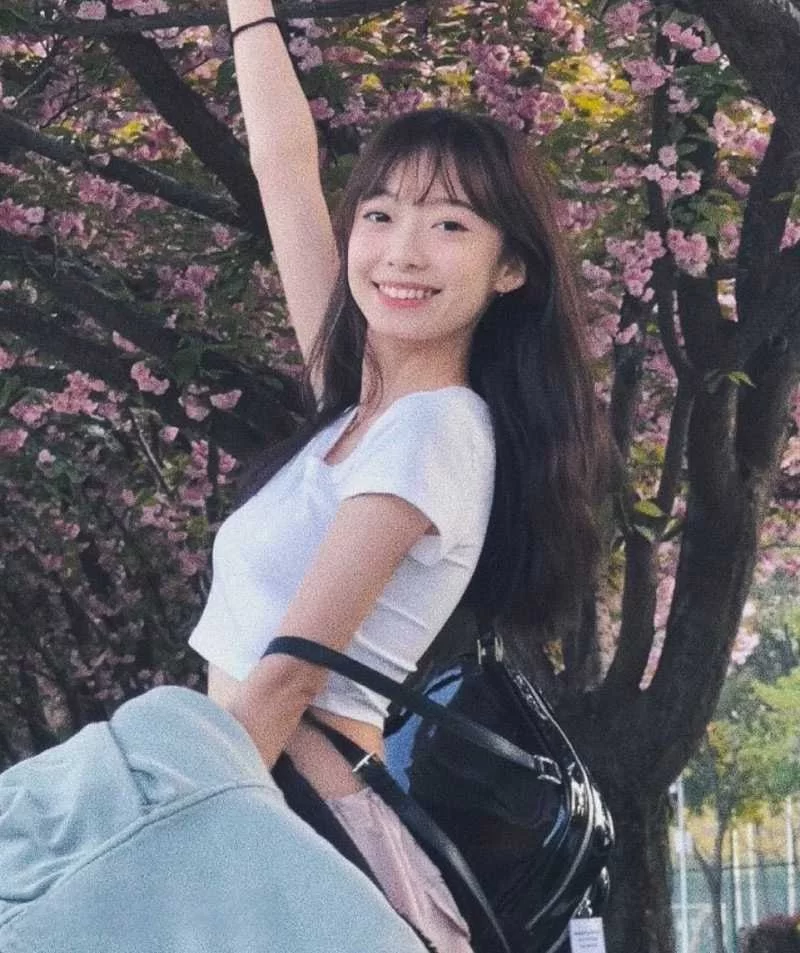 自拍 江西南昌华东交通大学 陆梦凡 私生活极度不检点 恋爱期【10p+1v+180M】