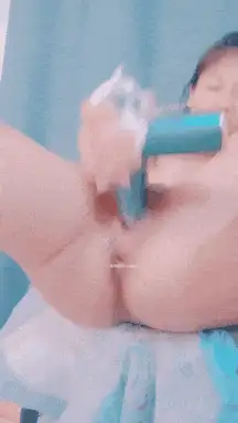 自拍 [猎奇-喷屎-喷尿]小倾城_对着自己的骚穴屁眼狂怼【1+4.8g】