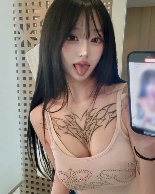 自拍 韩国模特小网红ixovever和肌肉小奶狗哈朗，酒店啪啪付费作品【1V+951M】