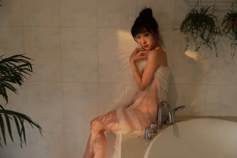 国产模特 [原版无水印]清纯美女 苗苗 大尺度 私房照流出【100P+2.17G】