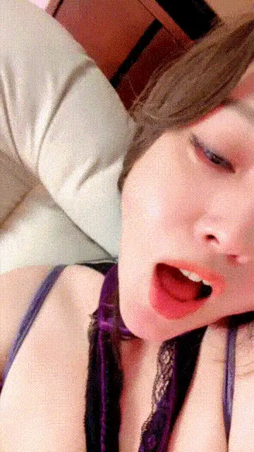 熟女少妇 销魂的人妻少妇露脸发骚，大黑牛塞进骚穴抽插搅拌摩擦【2+3804MB】