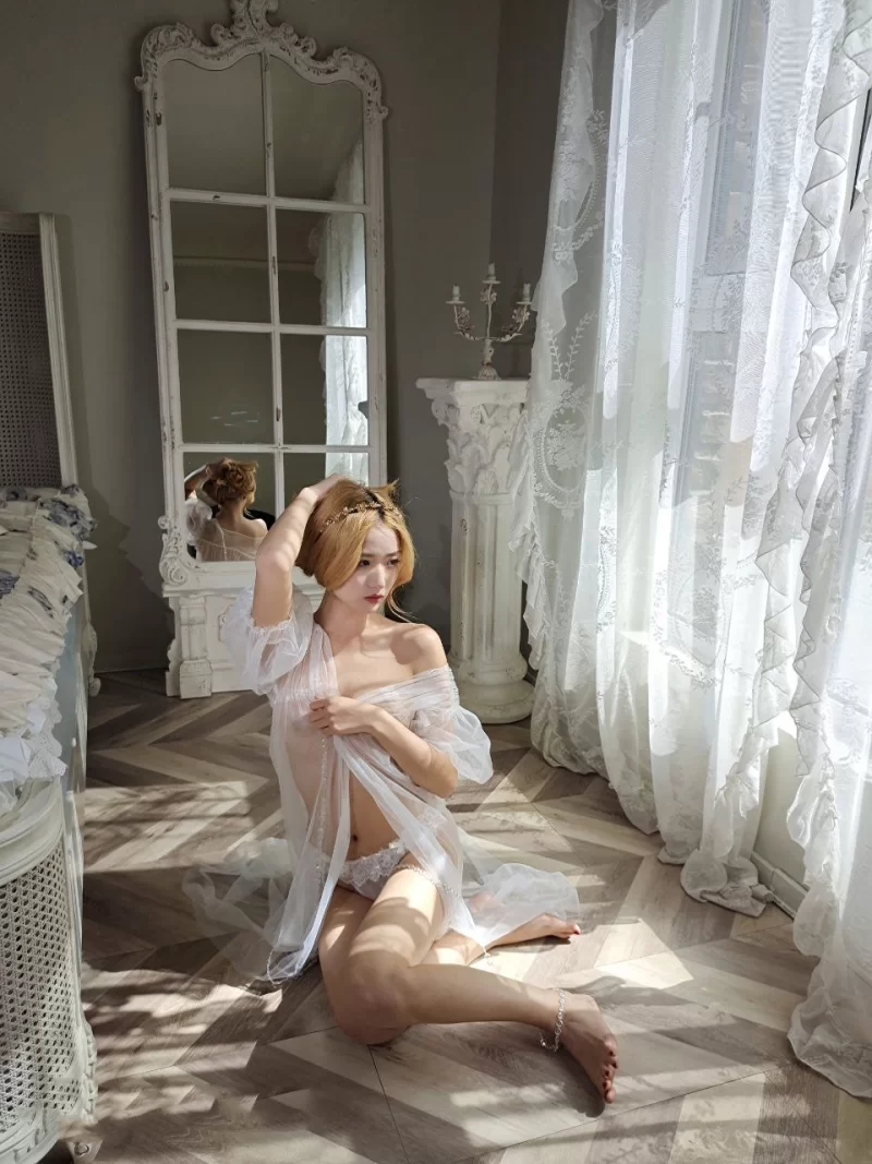 美女御姐 百万粉丝汉服模特焕儿，沦为金主母狗束缚调教道具自慰穿吊带黑丝互舔【4V35P+2G】