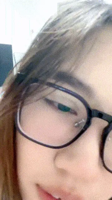 自拍 [06粥粥粉]眼镜学妹 跳蛋塞逼里抽插自慰伸着舌头舔大【1V+475M】