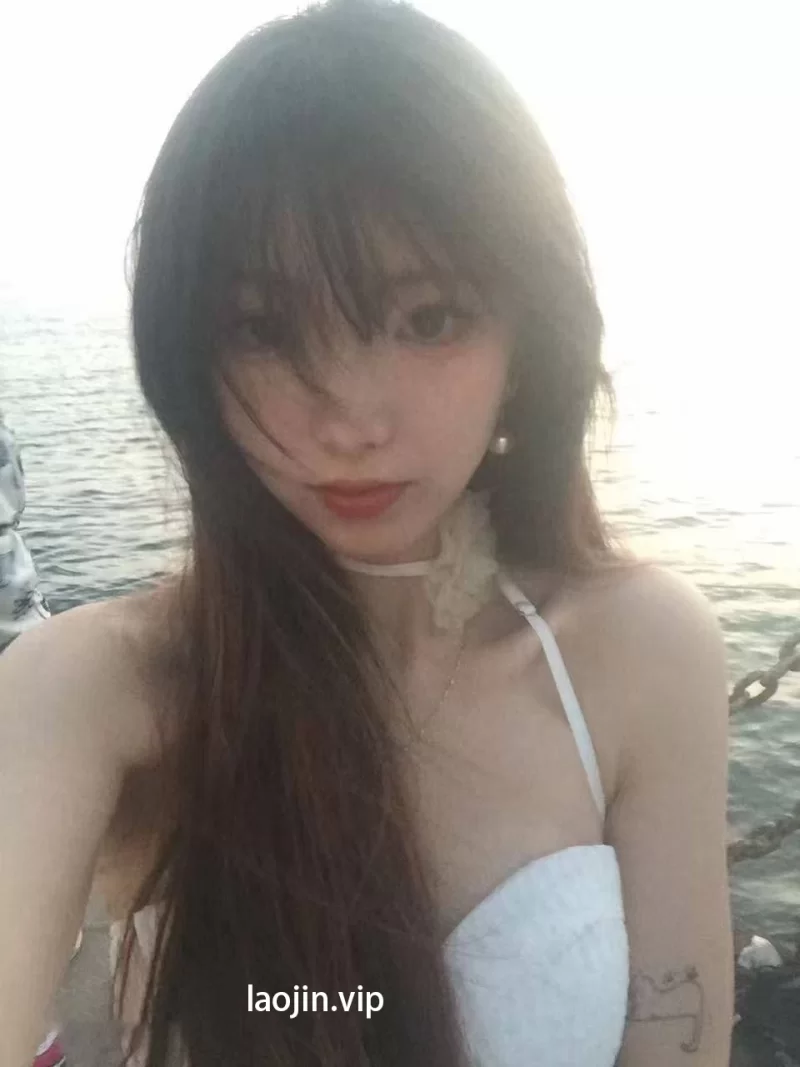 自拍 [原档泄密]极品女大学生校花第一视角性爱很有代入感！【3v31p+688M】