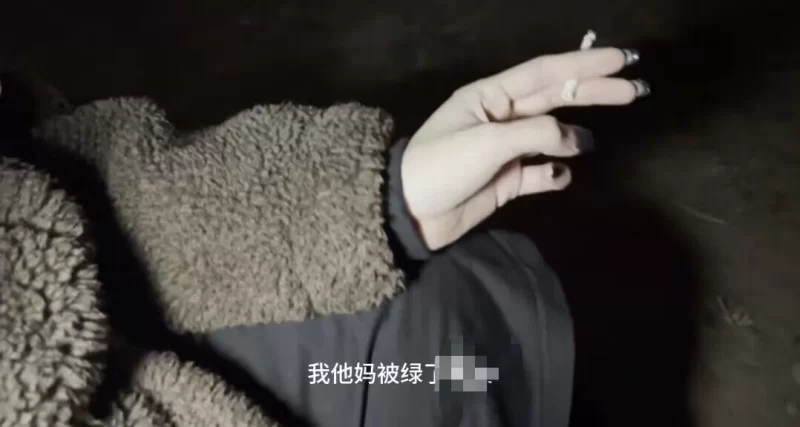 美女御姐 女神被绿了看到有点伤心上去安慰【1+500mb】