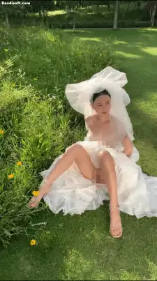 美女御姐 [艾希儿]超美女神 大尺度唯美露三点写真+视频【120P+6V+522M】