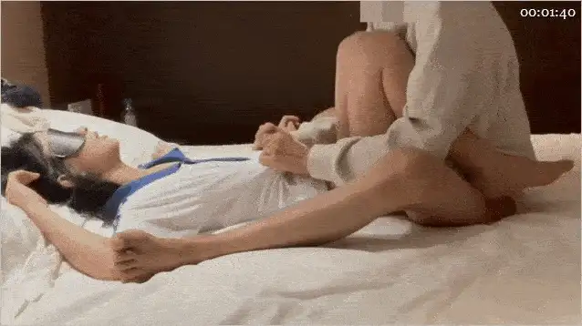 合法萝莉 [真实约校服妹]网恋一个同城十八岁校服妹，在网上调【2+557MB】