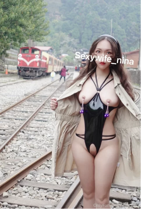 福利姬 OF人前露出Sexywife_nina合集621P90V12G【621P90V+12G】