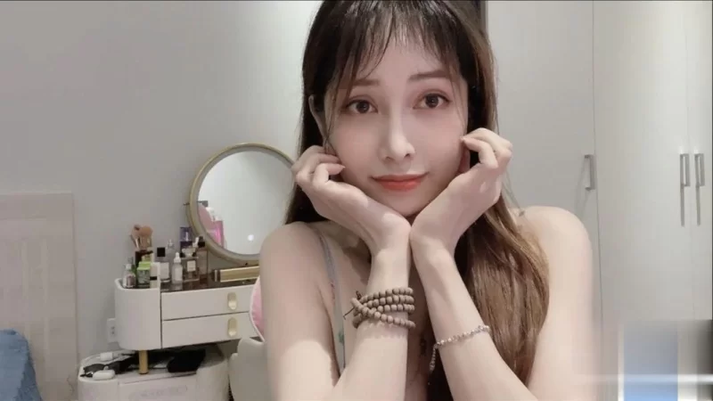 美女御姐 Stripchat逆天颜值anna102 闺蜜双秀全裸诱惑,携手闺蜜，互相【14v+5.68g】